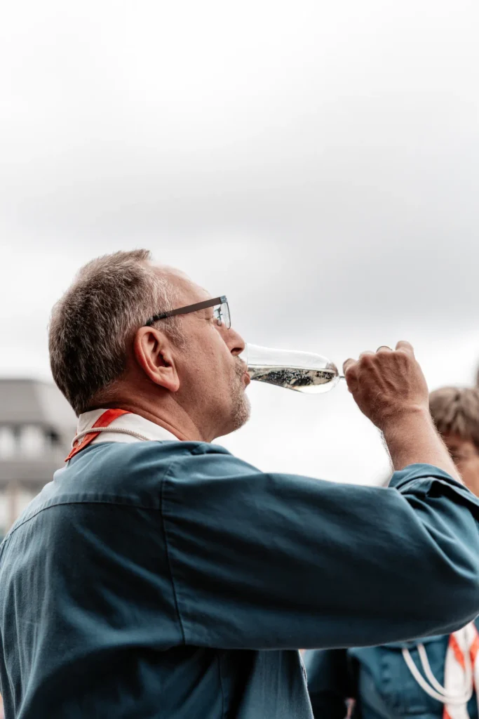 Auf die Liebe, auf das Leben und auf viele gemeinsame Erinnerungen.